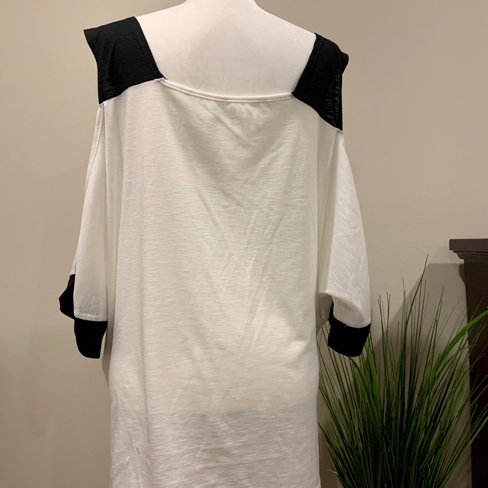 LINKSHE Cold Shoulder T-Shirt - Picture 3 of 3